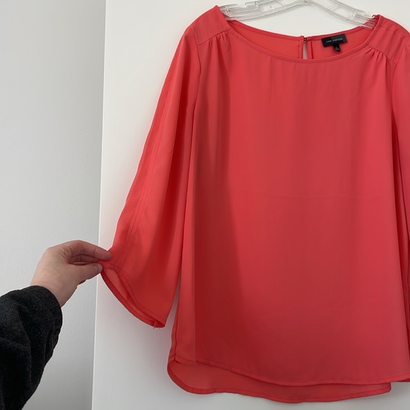 The Limited - Classic Top - Picture 2 of 6